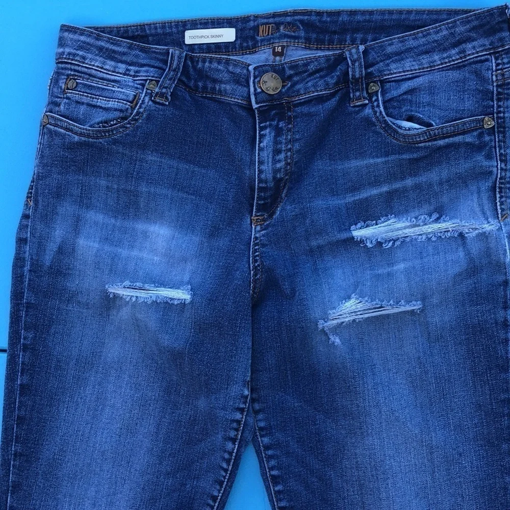 KUT from the Kloth Distressed Jeans Size 14 - Picture 2 of 6